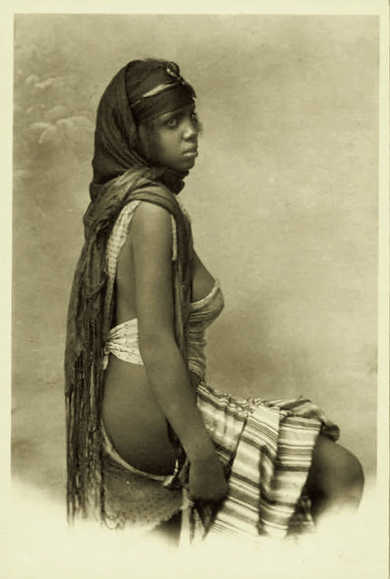 Как е изглеждала женската красота преди повече от 100 години