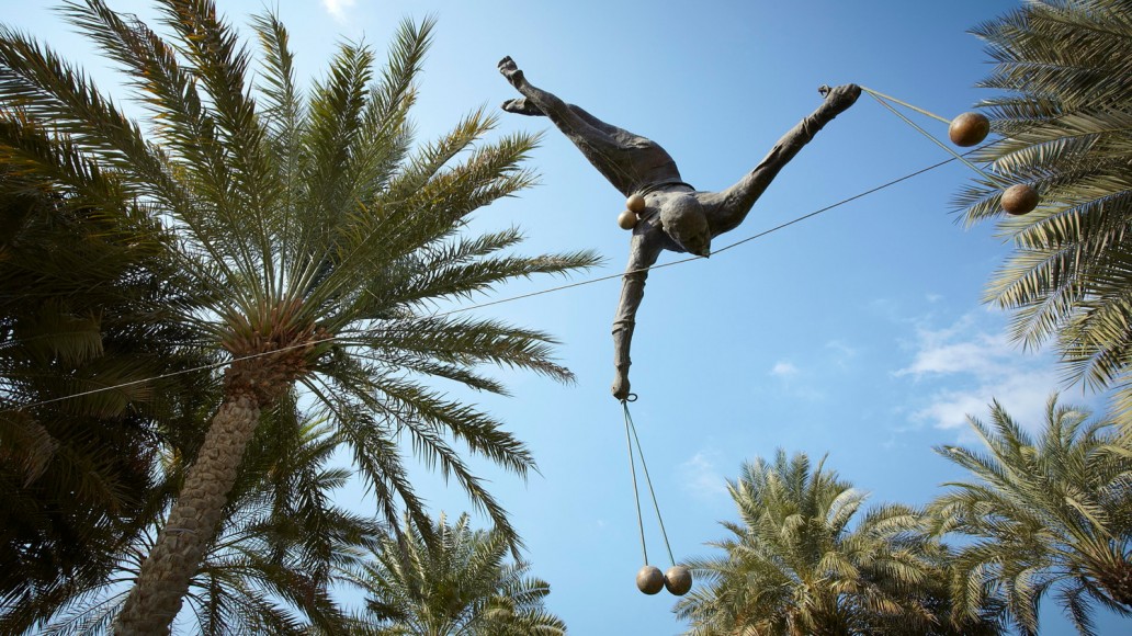 Феноменални скулптури, които балансират във въздуха