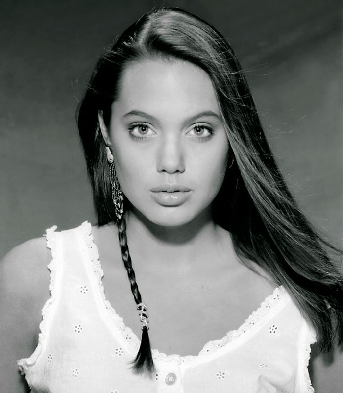 Първата фотосесия на 15-годишната Анджелина Джоли
