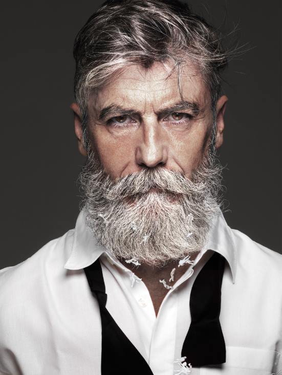 60-годишен мъж сбъдва мечтата си да стане модел