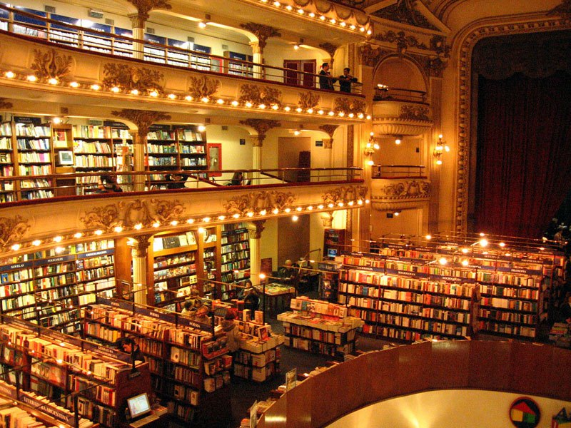 100-годишен театър, превърнат в невероятна книжарница