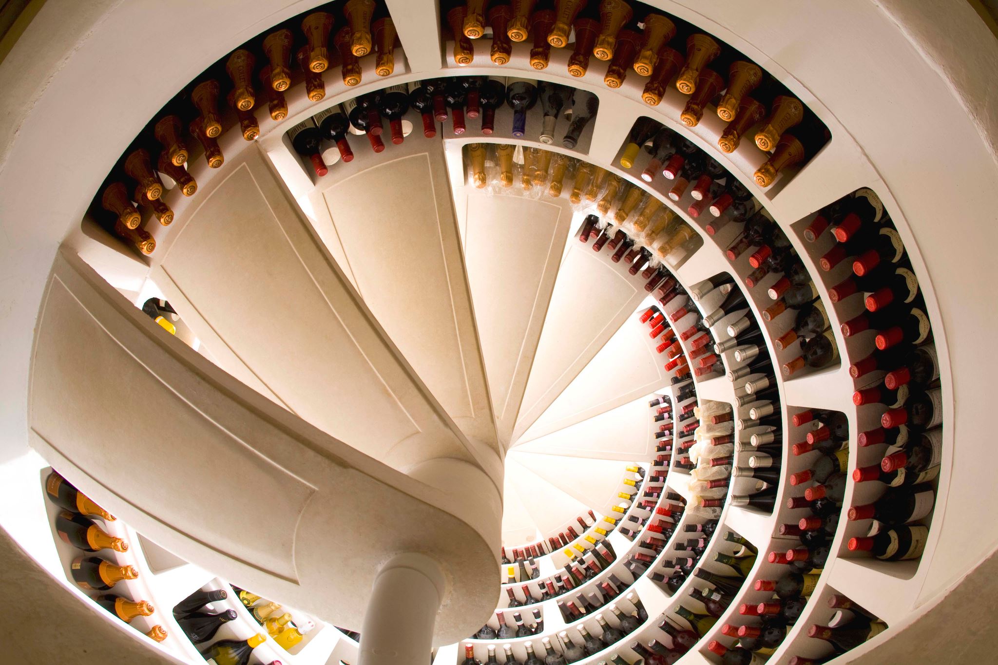 Спираловидни изби за вино, които ни карат да се размечтаем