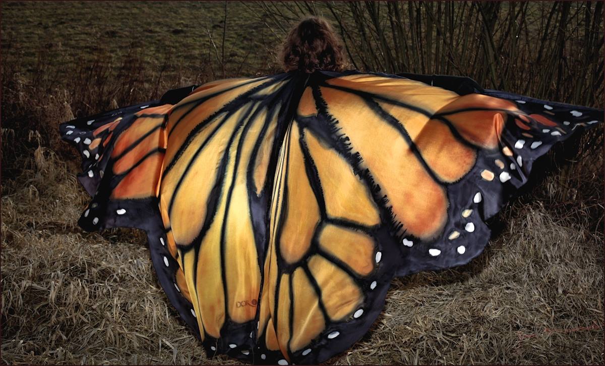 Копринени шалове с краски на пеперуди