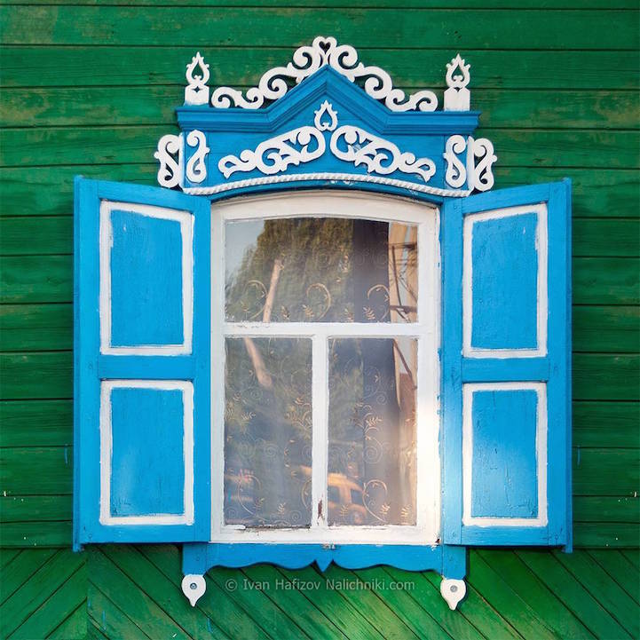 Впечатляващи декоративни рамки на прозорци в Русия
