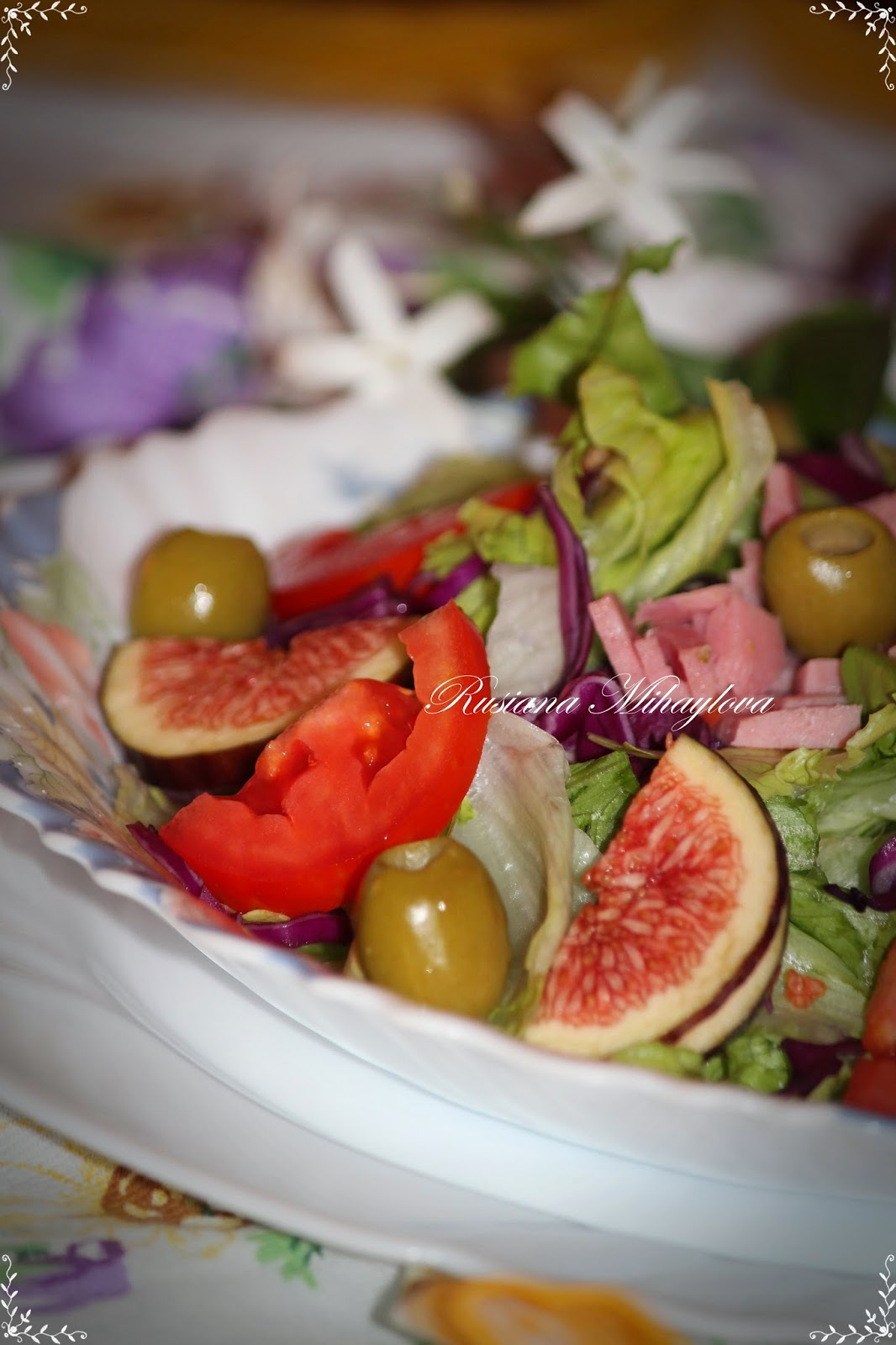 Здравословна салата със смокини