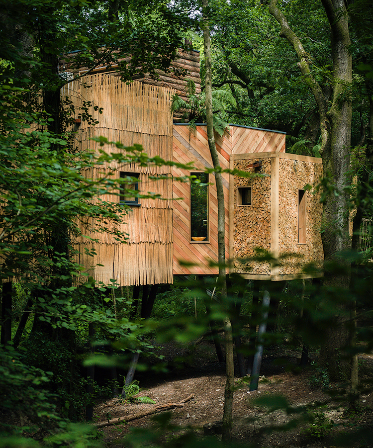 Луксозна дървена къща в гората
