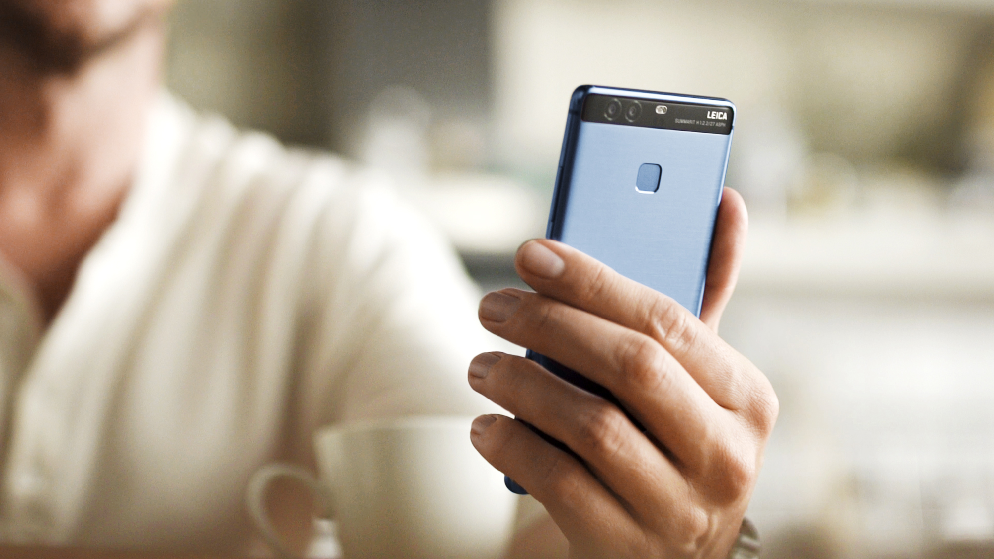 Съвършен дизайн в синьо – това е Huawei P9