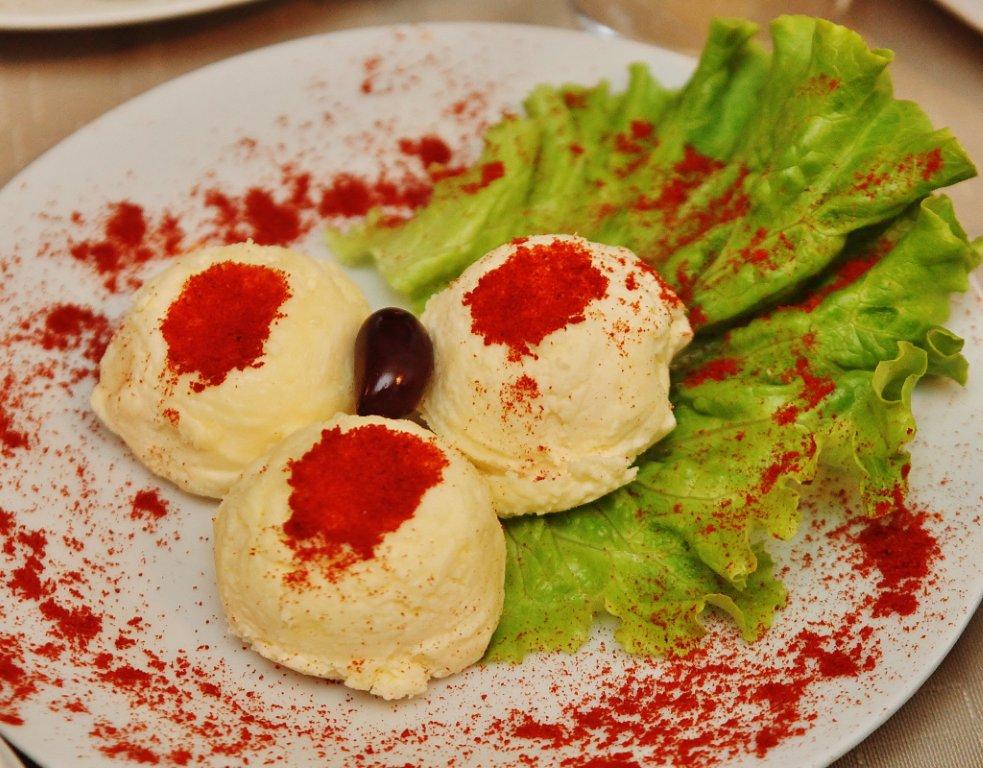 10 причини да посетите сръбския ресторант "Котилото" в София