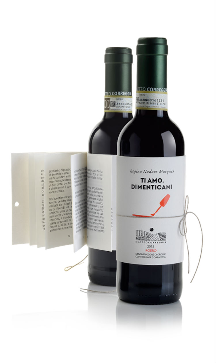 Оригинална бутилка вино, чийто етикет е мини книга с разкази