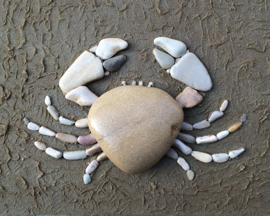 Изкуство от камъчета, намерени на морския бряг