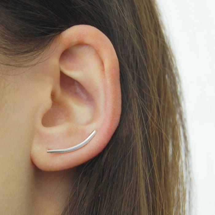Ефектни обеци създават илюзия, че ухото е пробито на няколко места