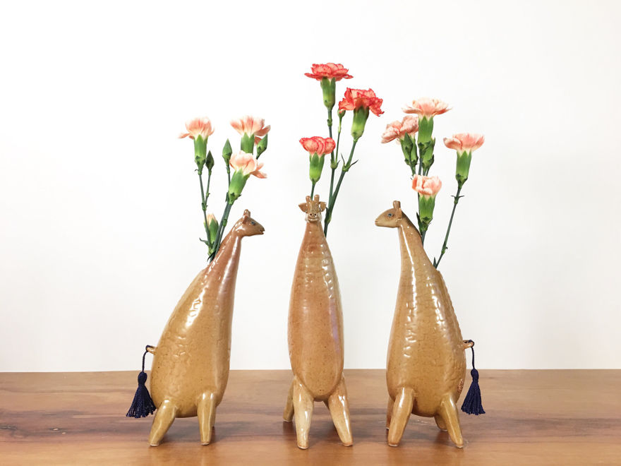 Животни като яки керамични вази