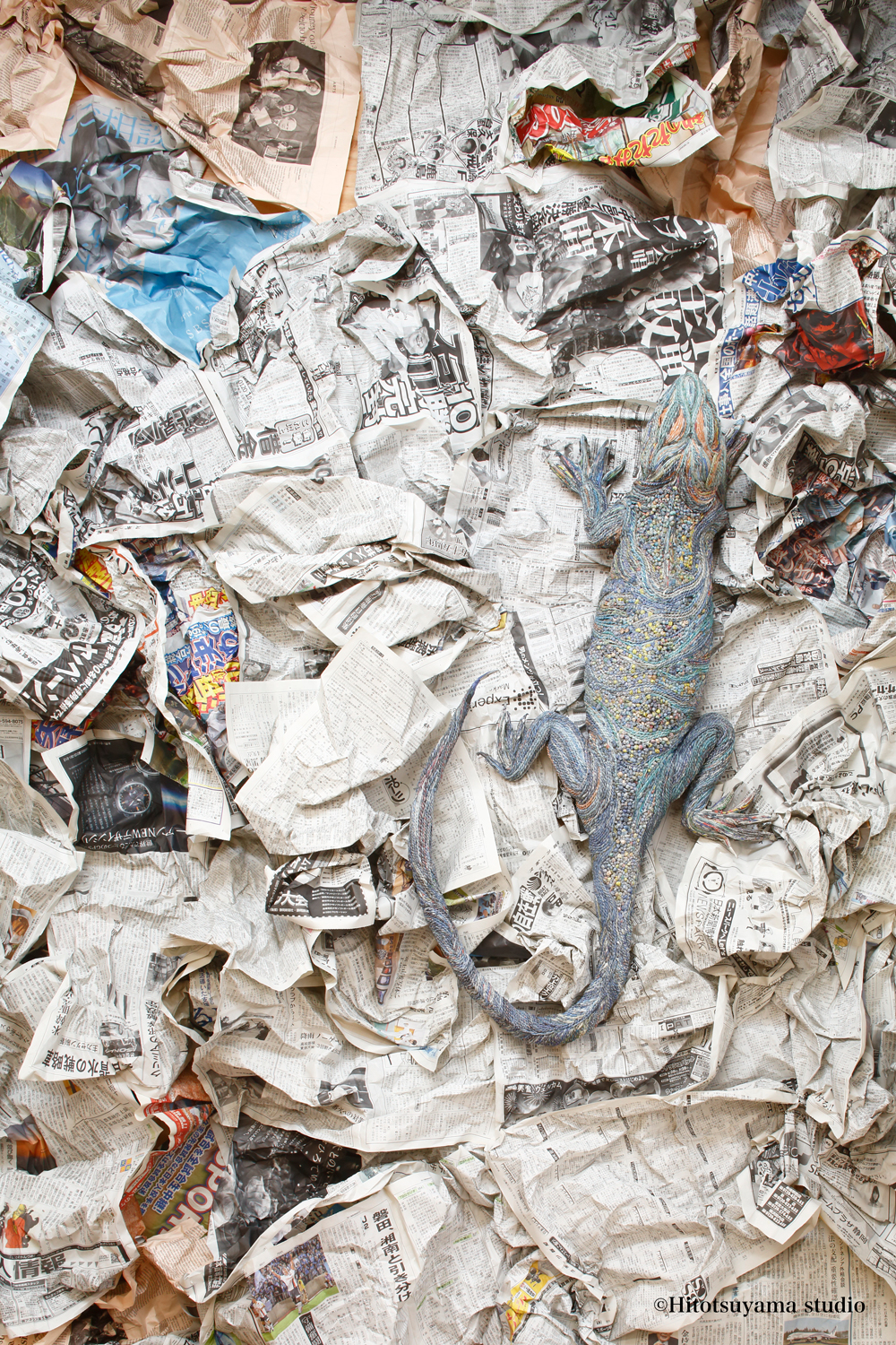 Изкуство от усукани вестници
