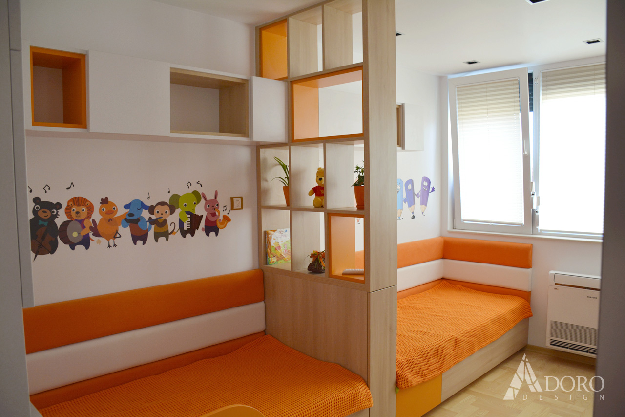 Цветна стая за две деца във Варна