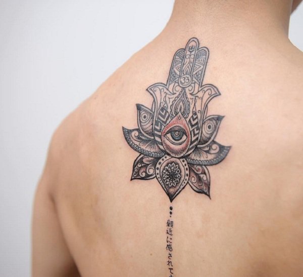 30 невероятни татуировки с "Ръката на Бог"