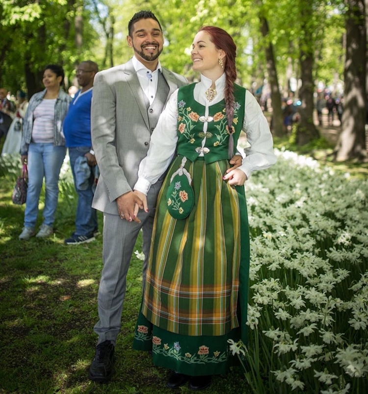Традиционни сватбени костюми от различни точки на света