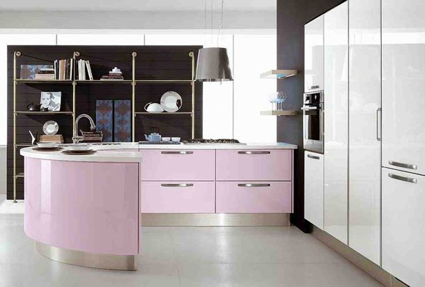 Атрактивни кухни в розово и лилаво