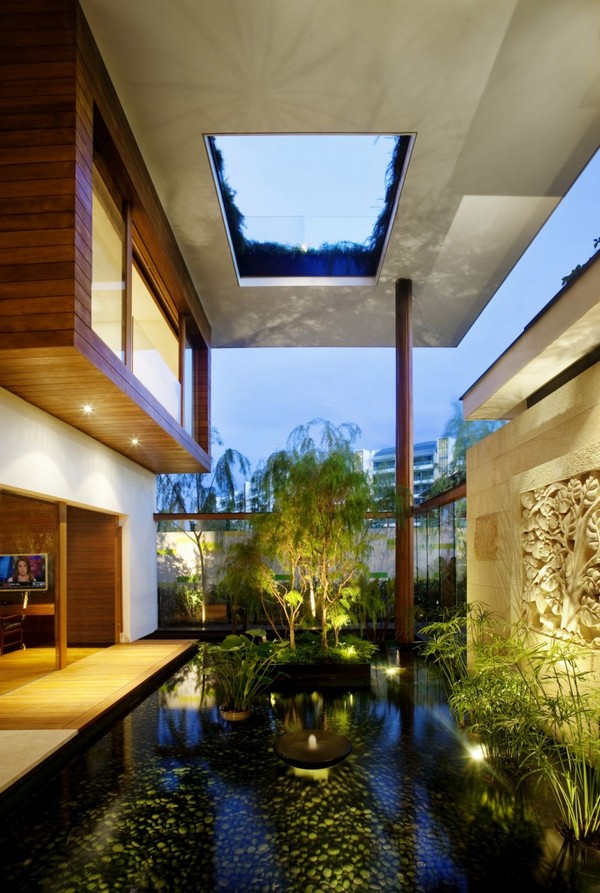 Впечатляваща къща с градина на всеки етаж