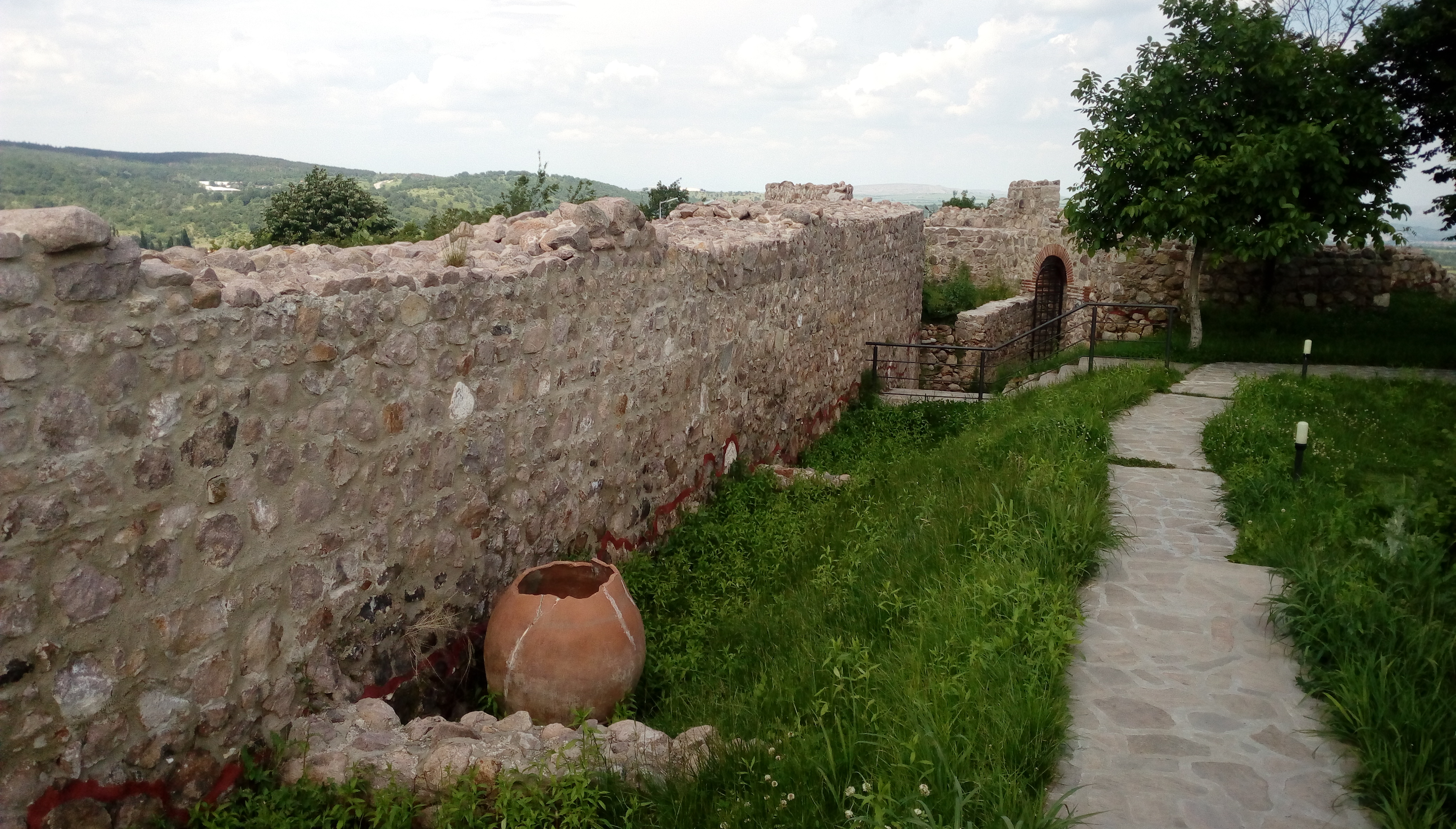 Крепостта Перистера - скритата перла на България