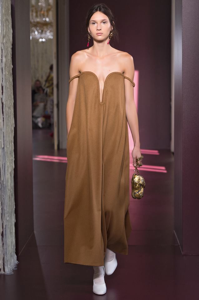 Висша мода от Valentino за есен-зима 2017/2018 г.