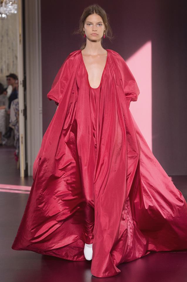 Висша мода от Valentino за есен-зима 2017/2018 г.