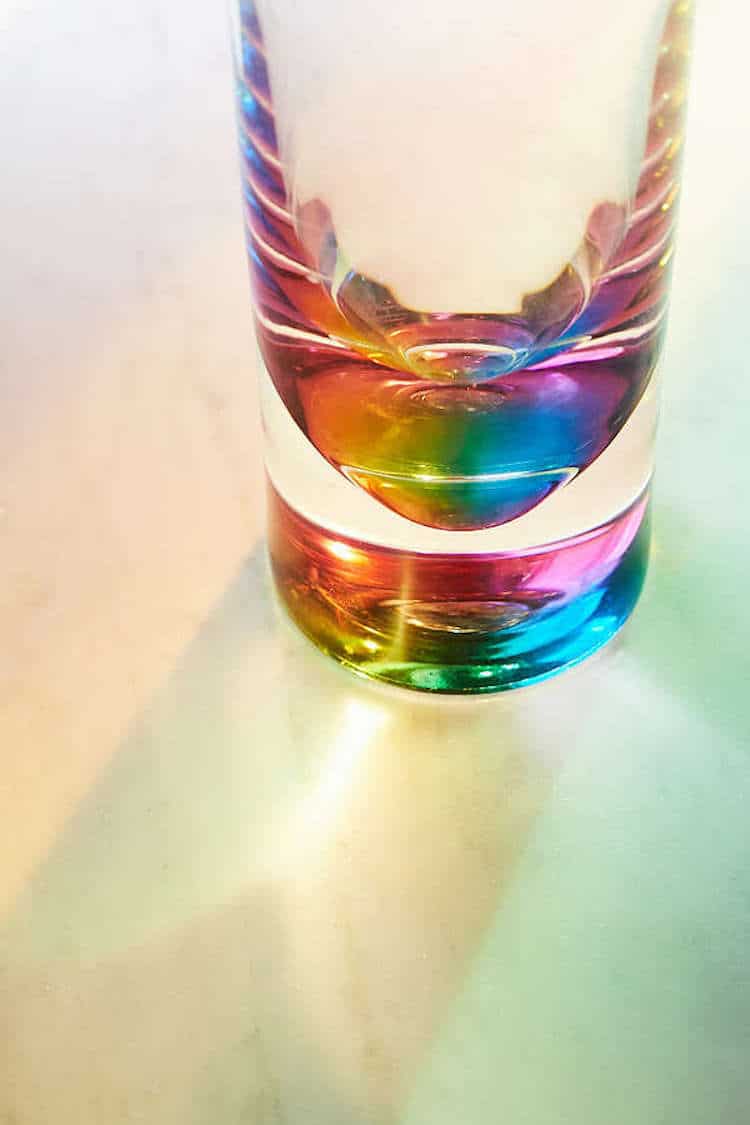 Ефектни чаши, които "оцветяват" напитката