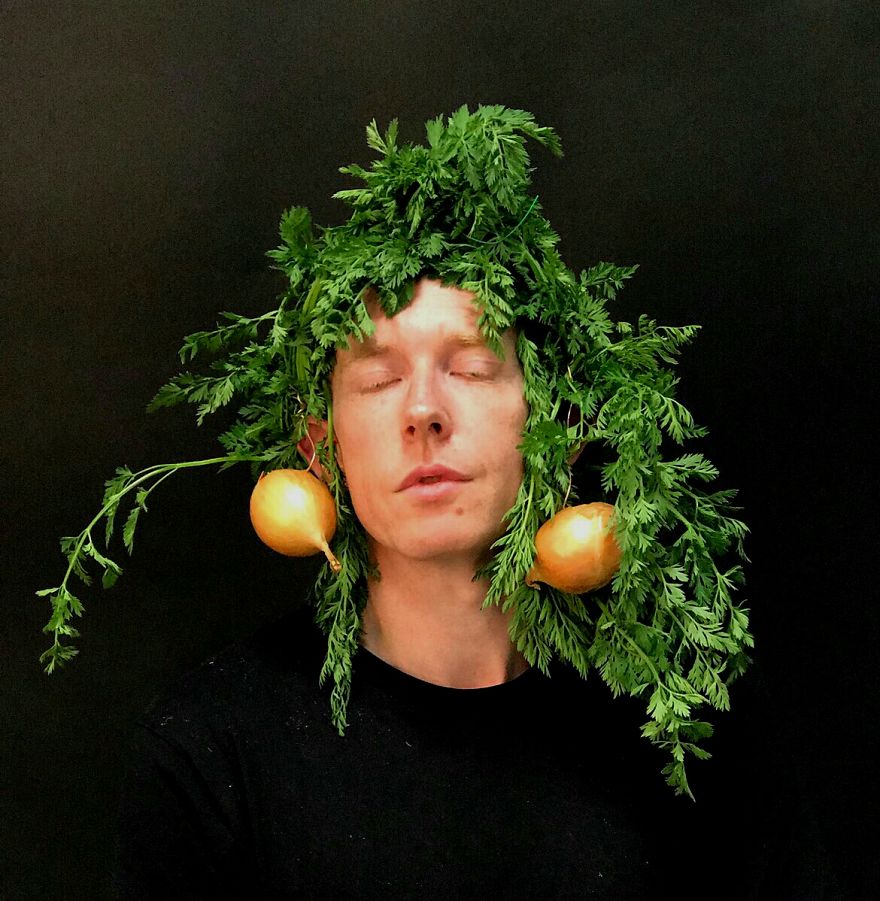 Портрети със зеленчуци, осмиващи преклонението ни пред модата