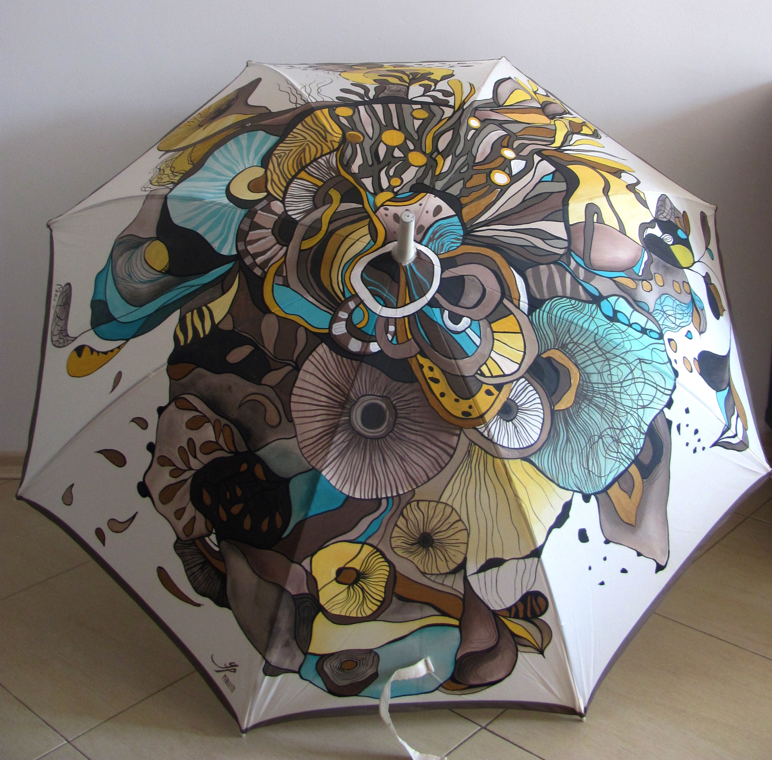 Атрактивни ръчно рисувани чадъри за добро настроение в лошото време