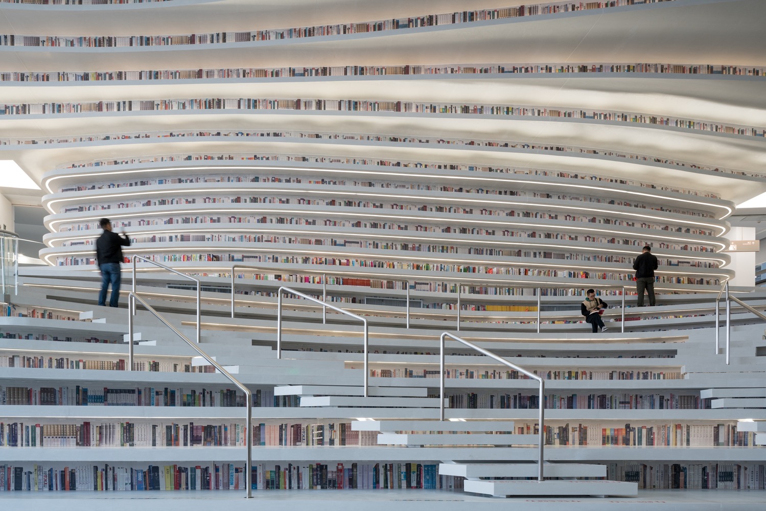 Извънземна библиотека, побираща 1,2 милиона книги