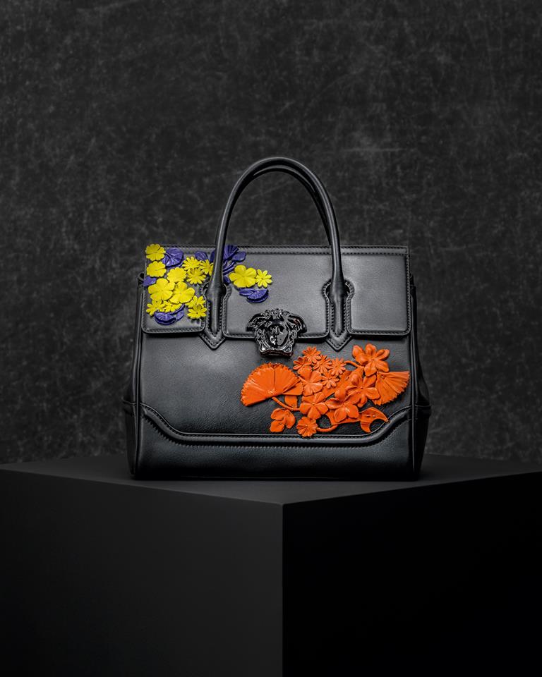 Чанти и ботуши с цветя от Versace