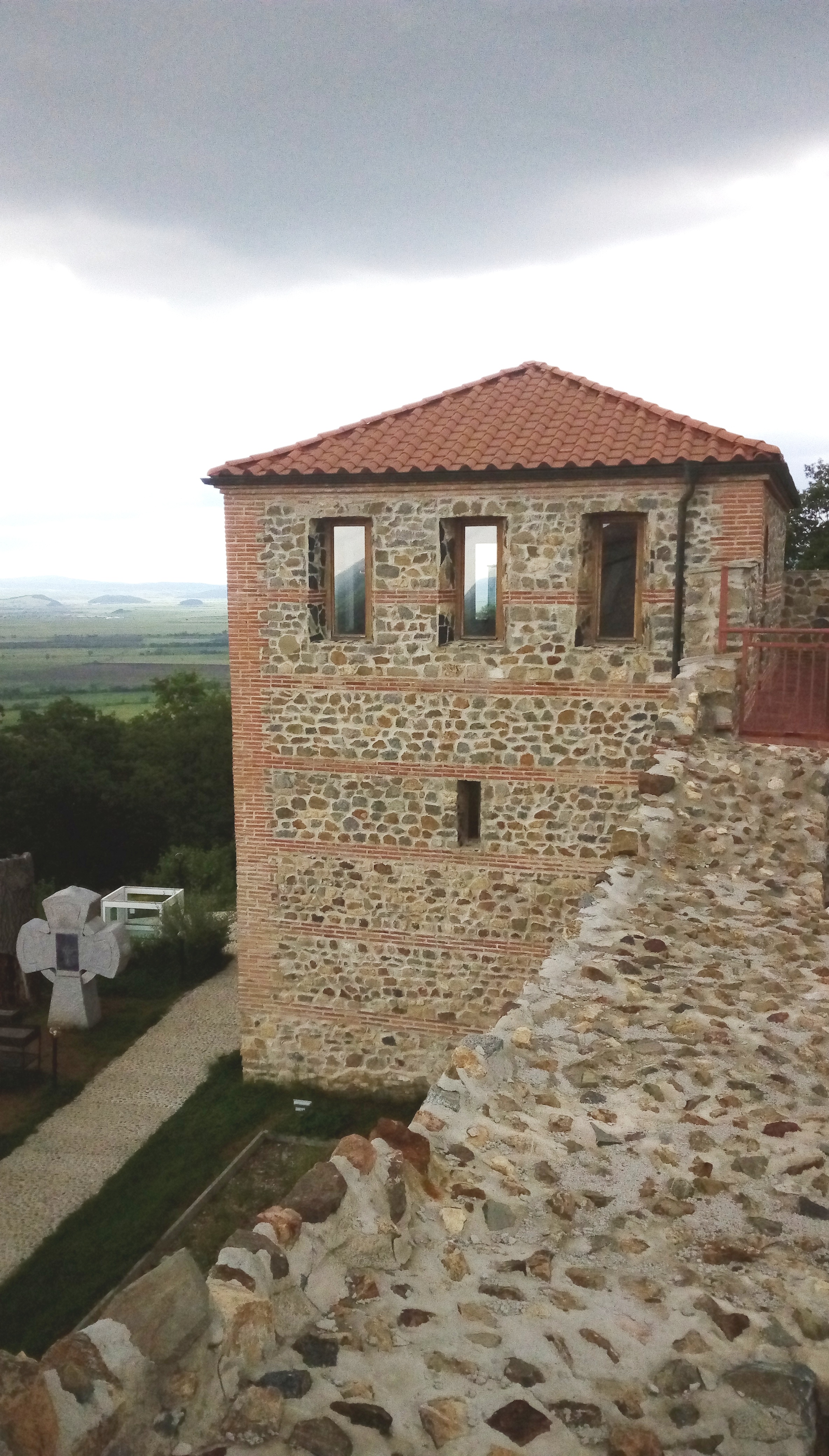Цари Мали град - антична крепост, намираща се само на 40 минути от София