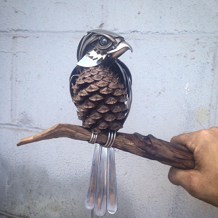 Великолепни птици, направени от стари прибори за хранене