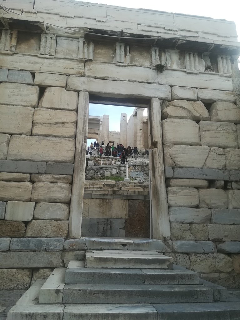 Атина - колоритна и древна