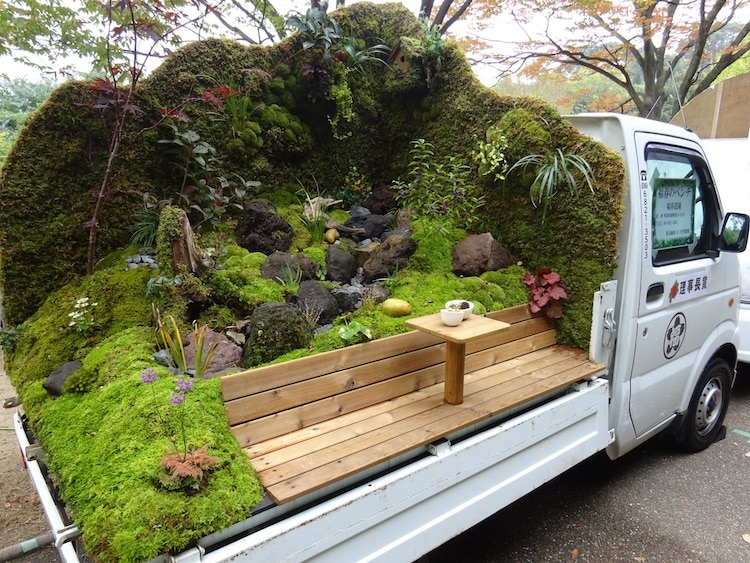 Малки камиони като уникални подвижни градини