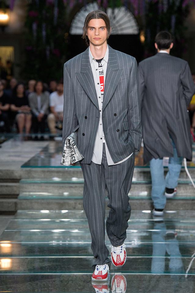 Versace: мъжка мода за пролет-лято 2019