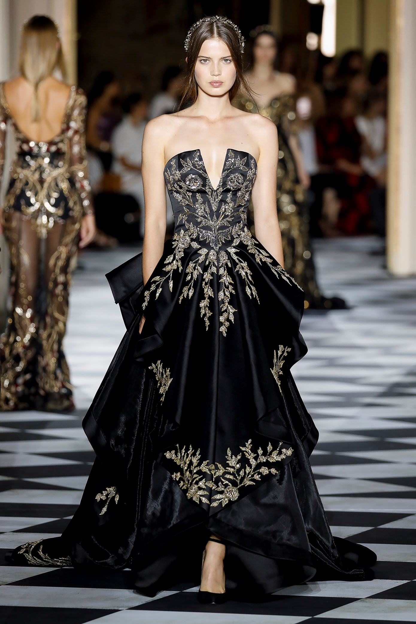 Zuhair Murad: висша мода за есен-зима 2018/2019, вдъхновена от царска Русия