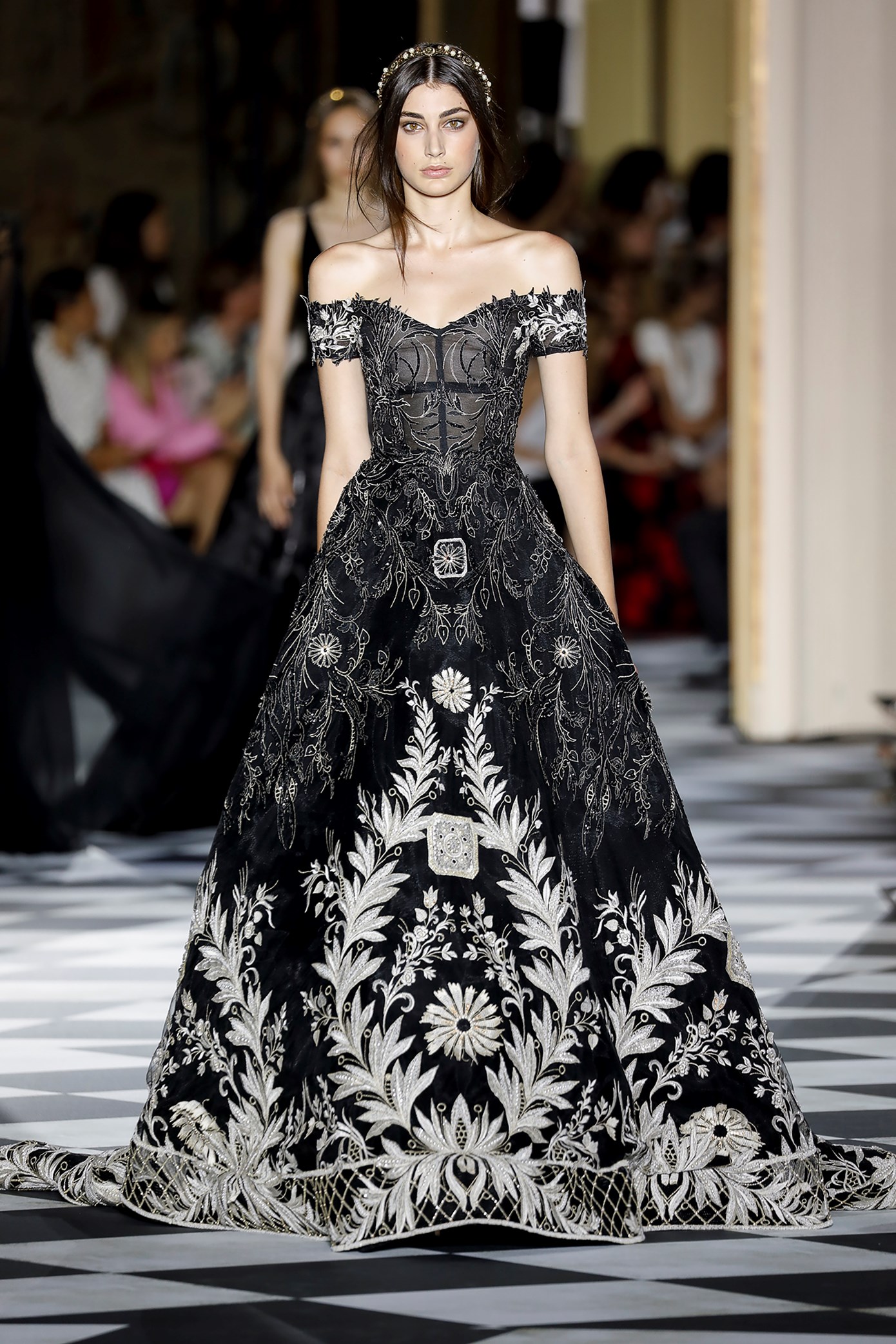 Zuhair Murad: висша мода за есен-зима 2018/2019, вдъхновена от царска Русия