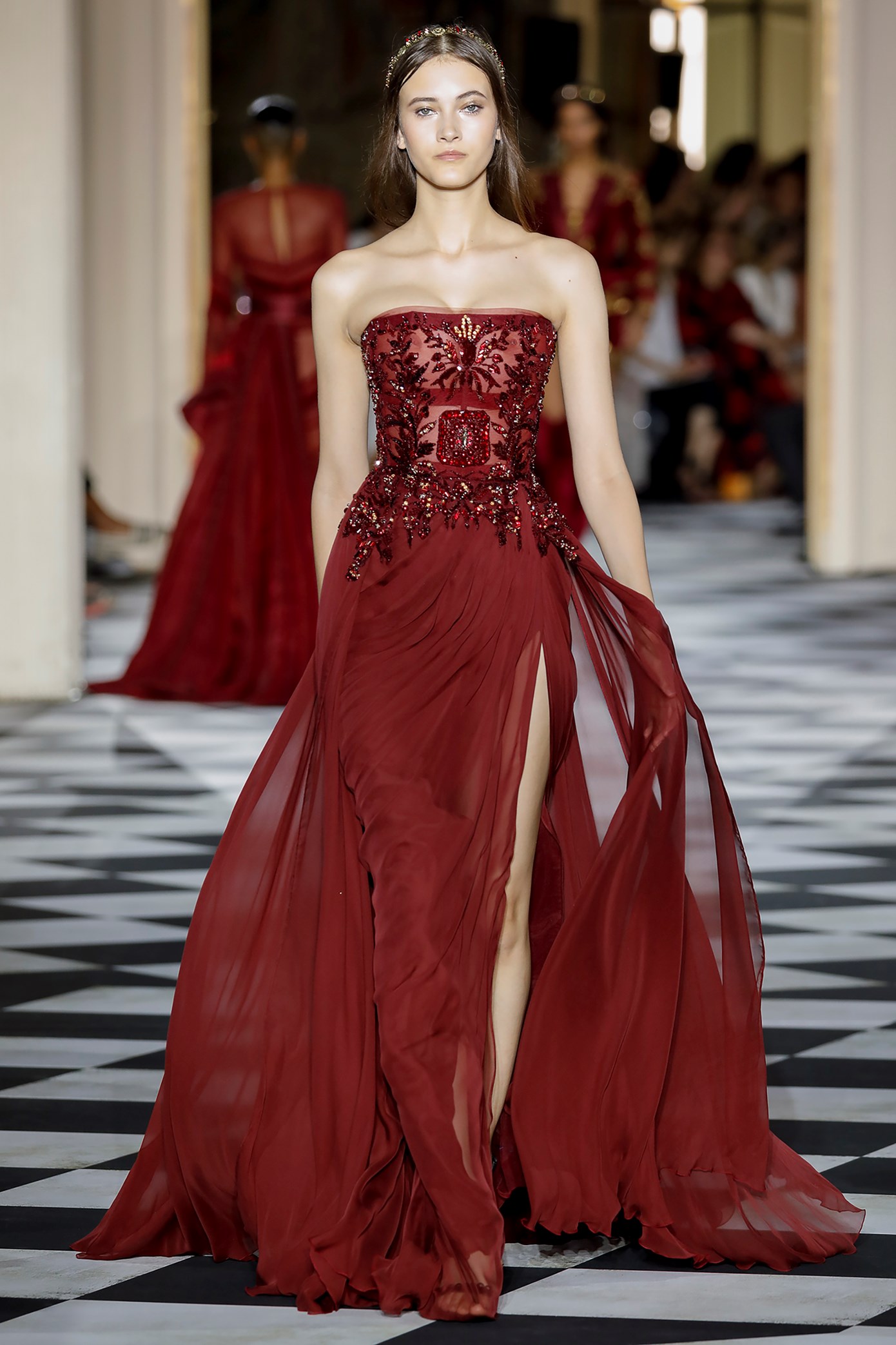 Zuhair Murad: висша мода за есен-зима 2018/2019, вдъхновена от царска Русия