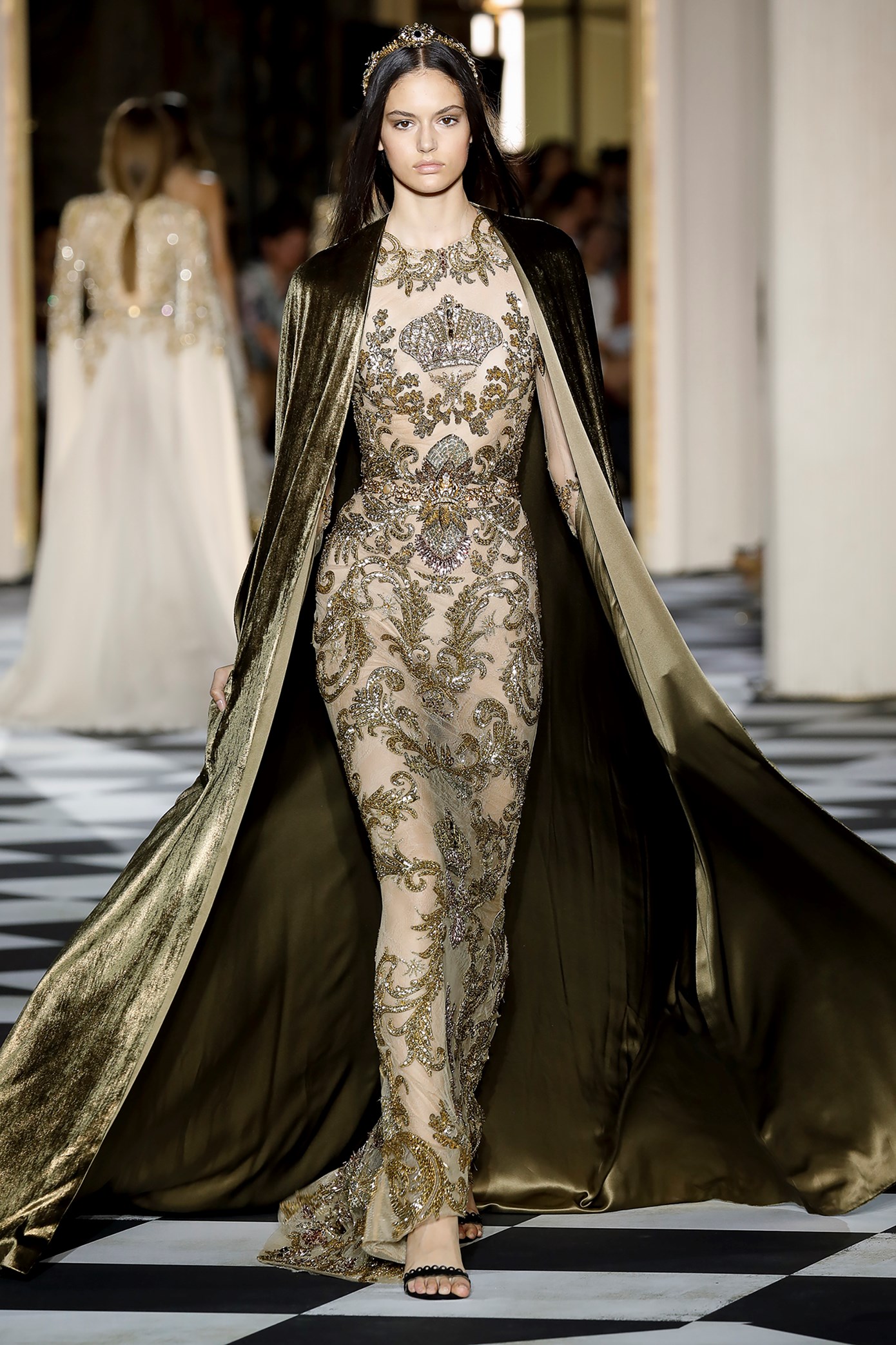 Zuhair Murad: висша мода за есен-зима 2018/2019, вдъхновена от царска Русия