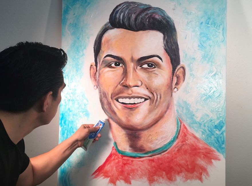 Уникални портрети на футболисти, създадени с... паста за зъби