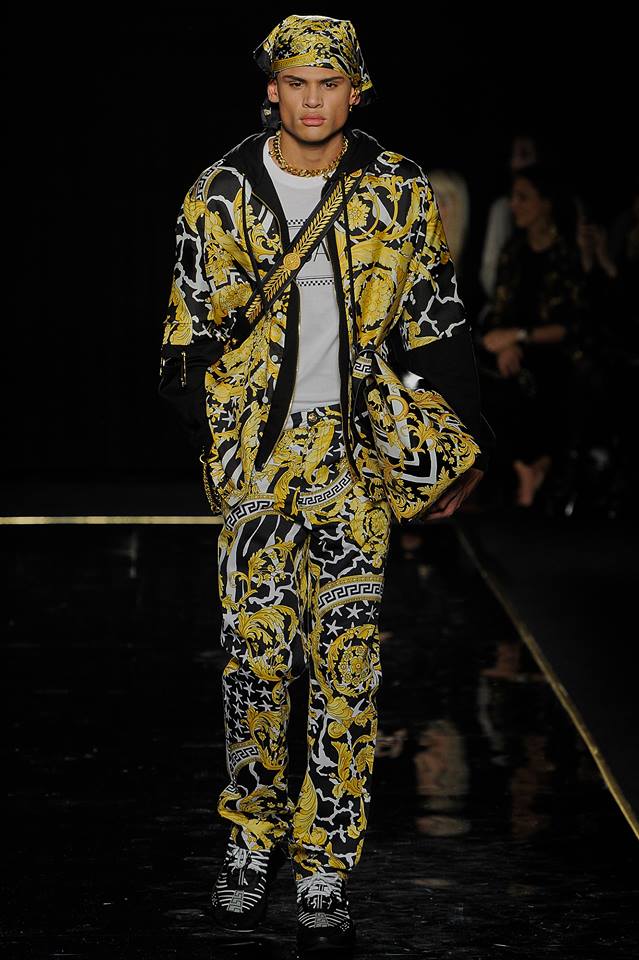 Versace: предварителна колекция есен 2019