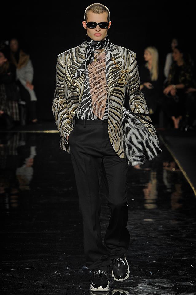Versace: предварителна колекция есен 2019