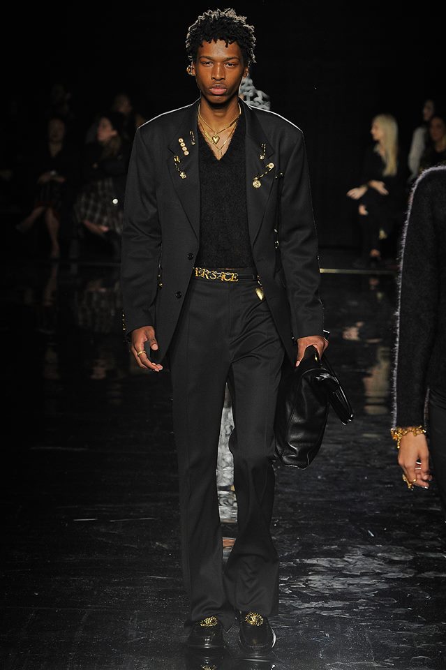Versace: предварителна колекция есен 2019
