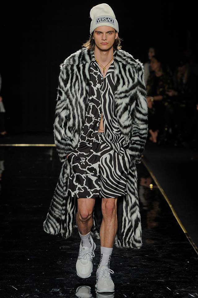 Versace: предварителна колекция есен 2019