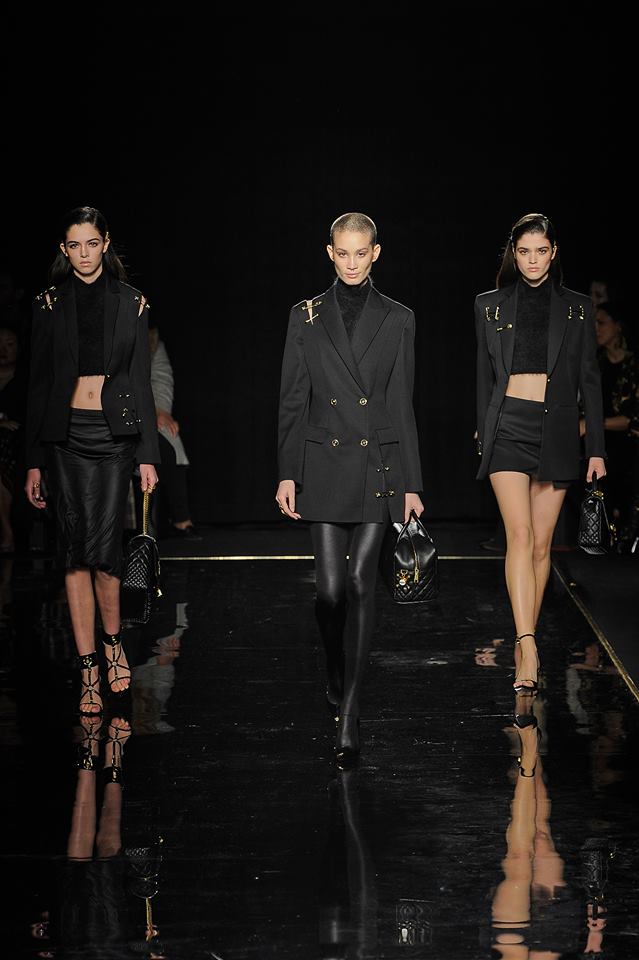 Versace: предварителна колекция есен 2019