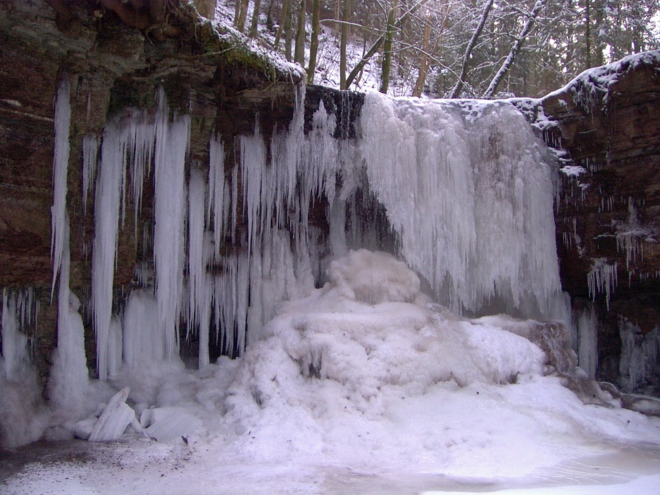 Ледени природни скулптури, които изглеждат като изкуство