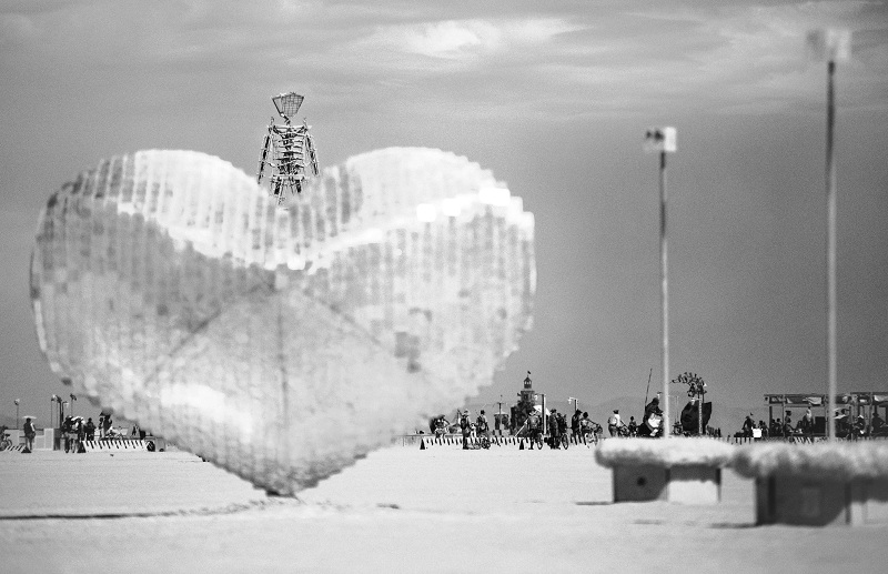 "The Happiness Machine" на Ирина Иванов – IrrA
