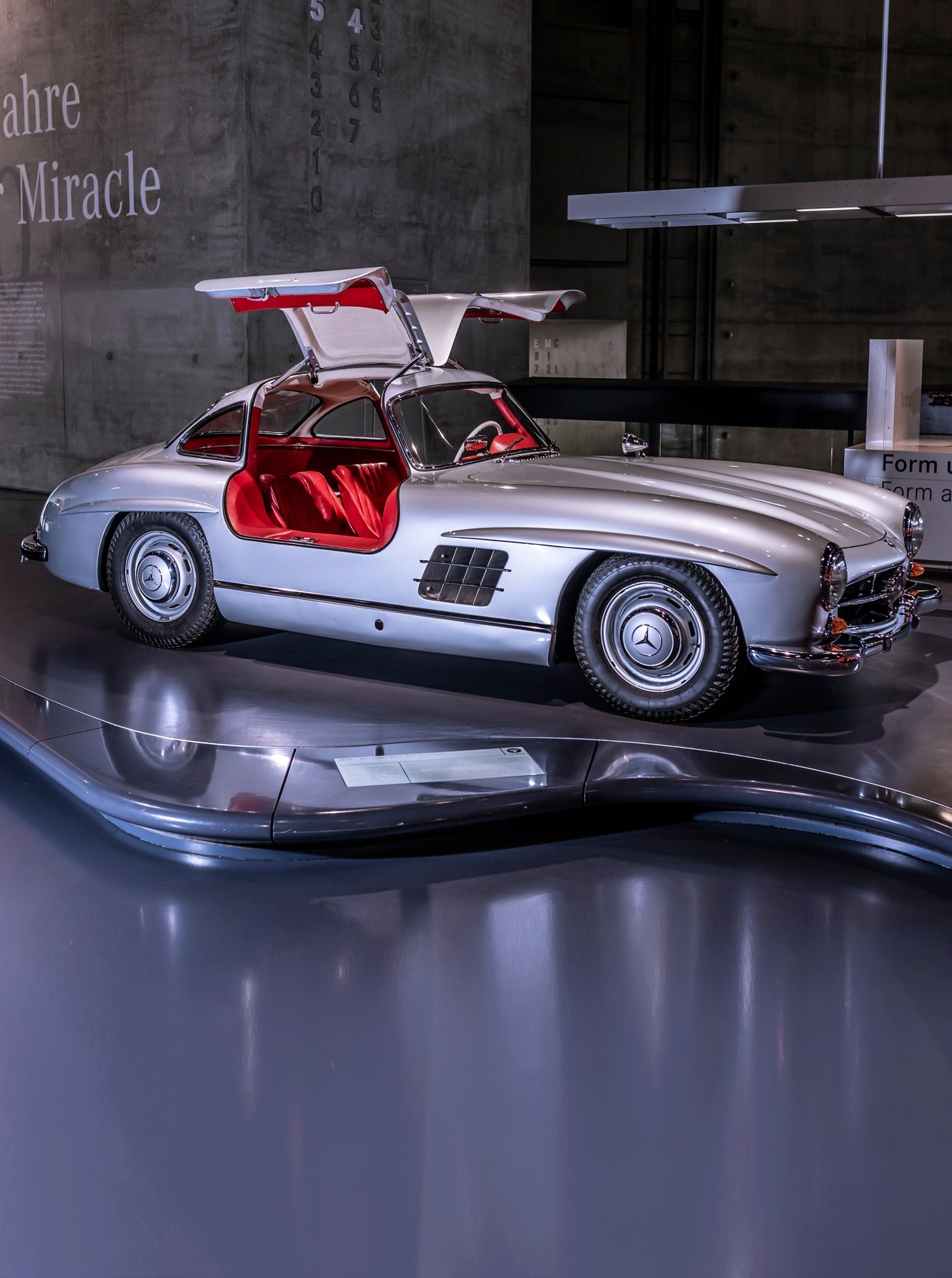 Музеят на Mercedes-Benz отваря врати онлайн