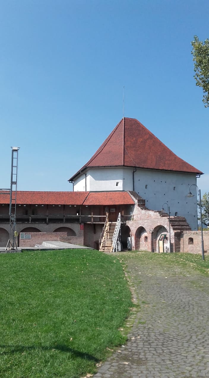 Румъния, свързана толкова много с България