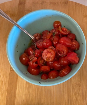 Патладжан с чери домати на фурна